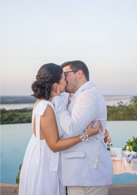 Casal ao entardecer